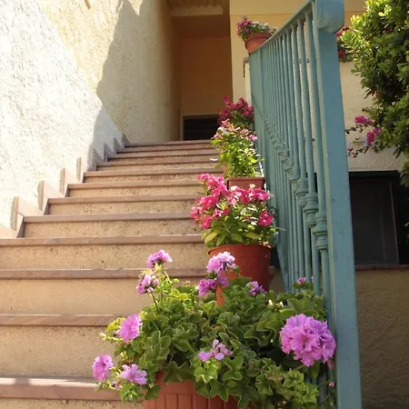 Torre Del Pozzo 3* 사르치투 쿠글리에리